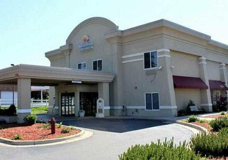 Quality Inn & Suites Ann Arbor Hwy 23 Exterior photo